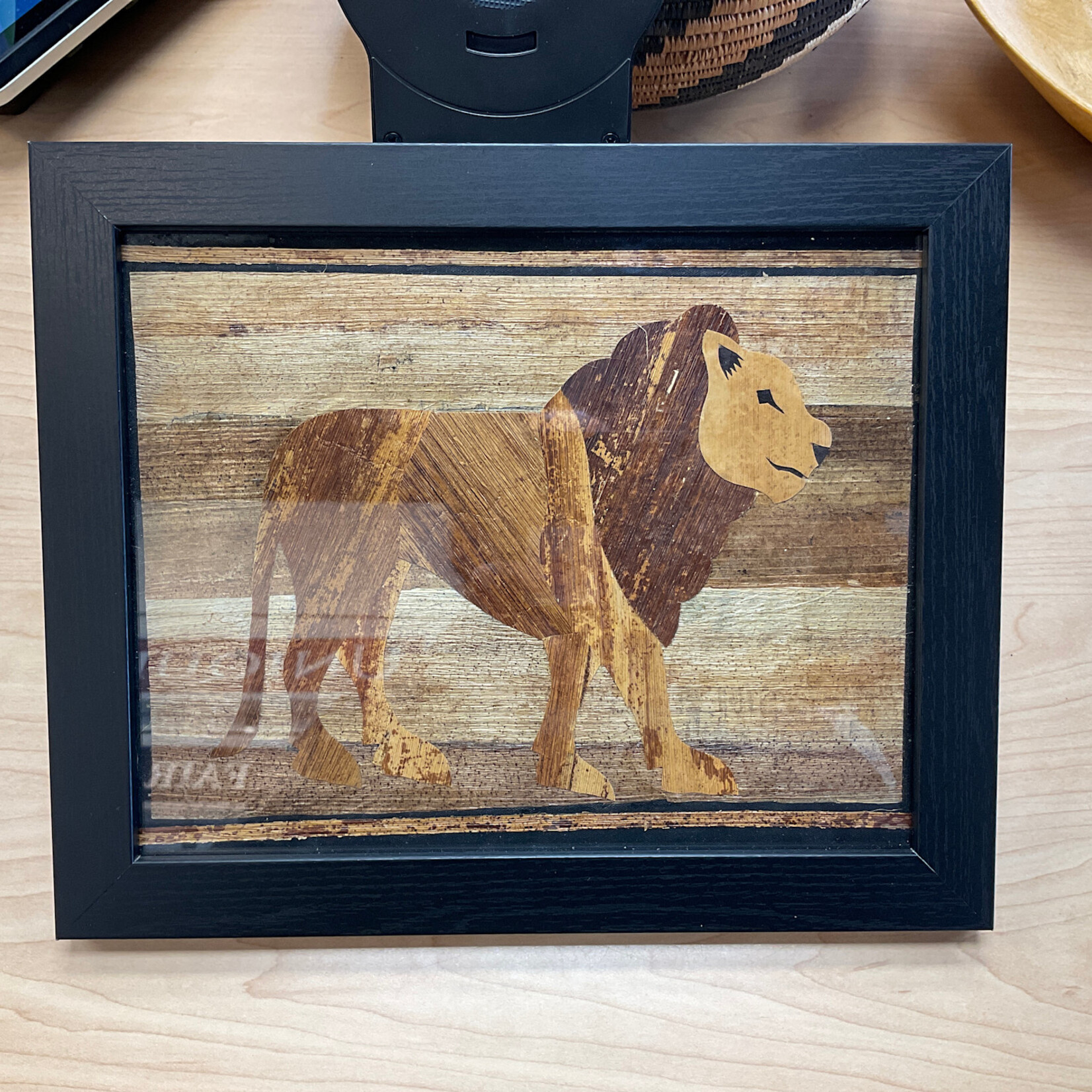 ViAfrika Lion Banana Leaf in Frame