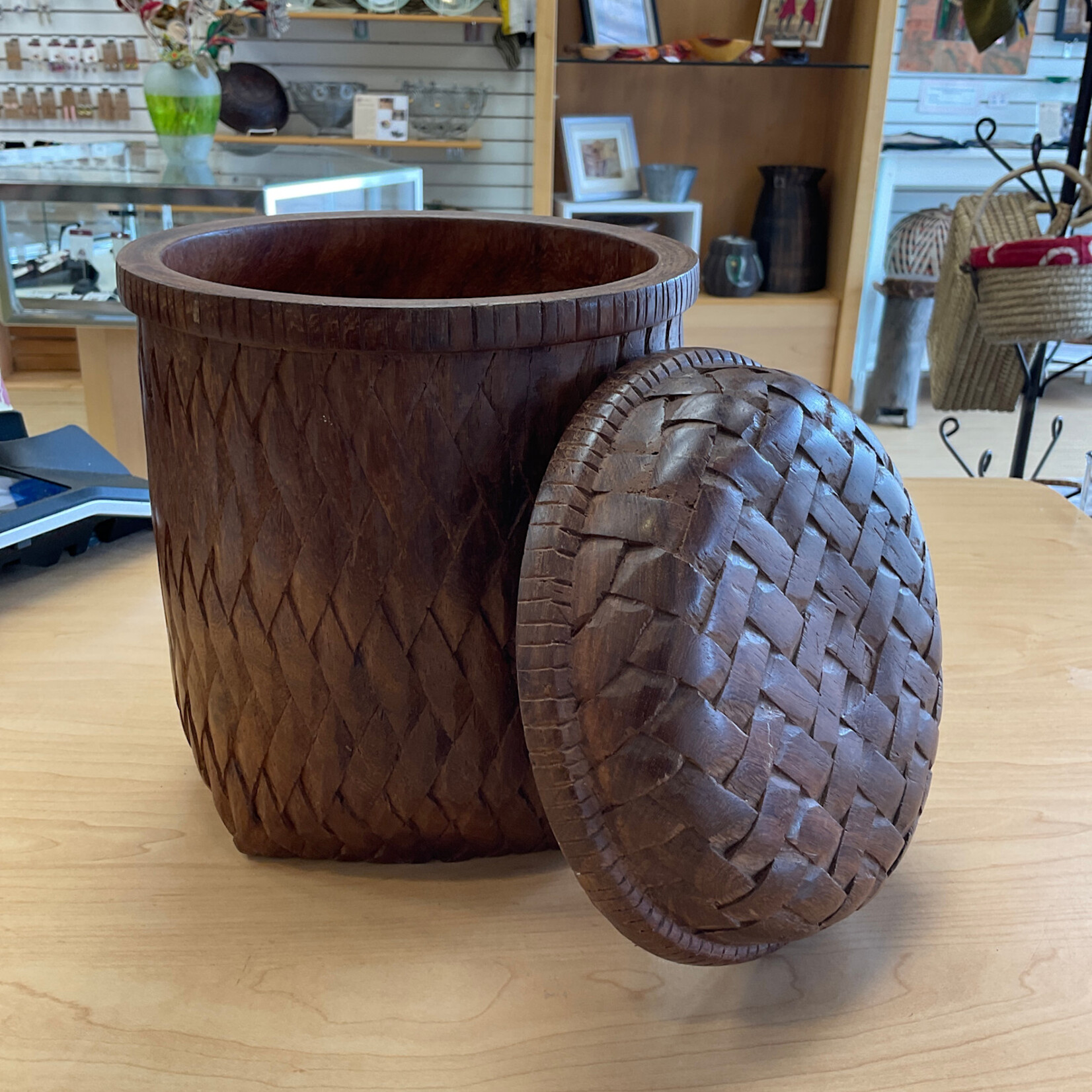 ViAfrika Wooden Bowl w/Lid*