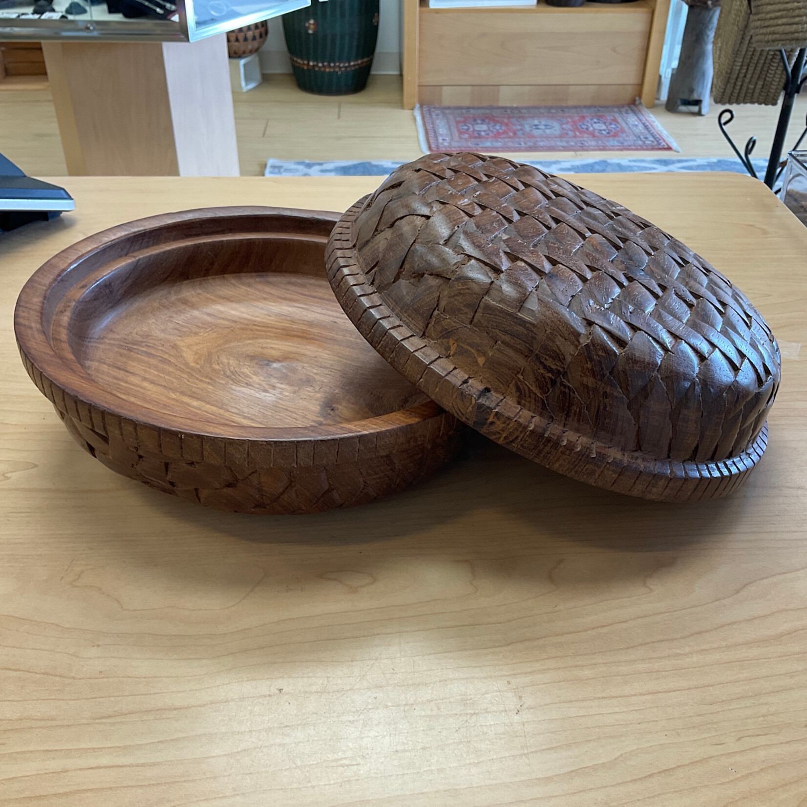 ViAfrika Wooden Bowl w/Lid*