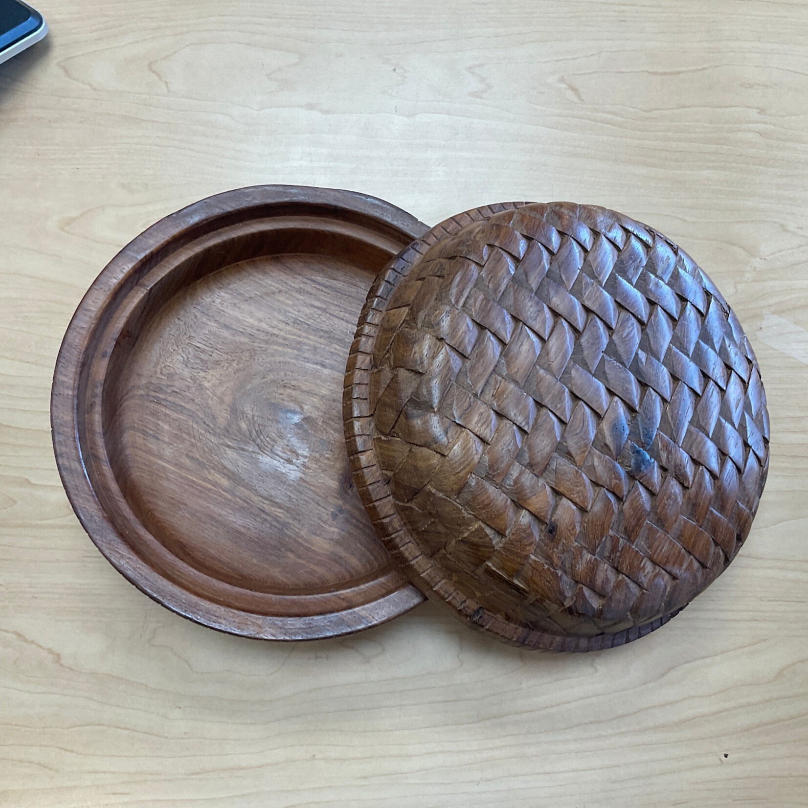 ViAfrika Wooden Bowl w/Lid*