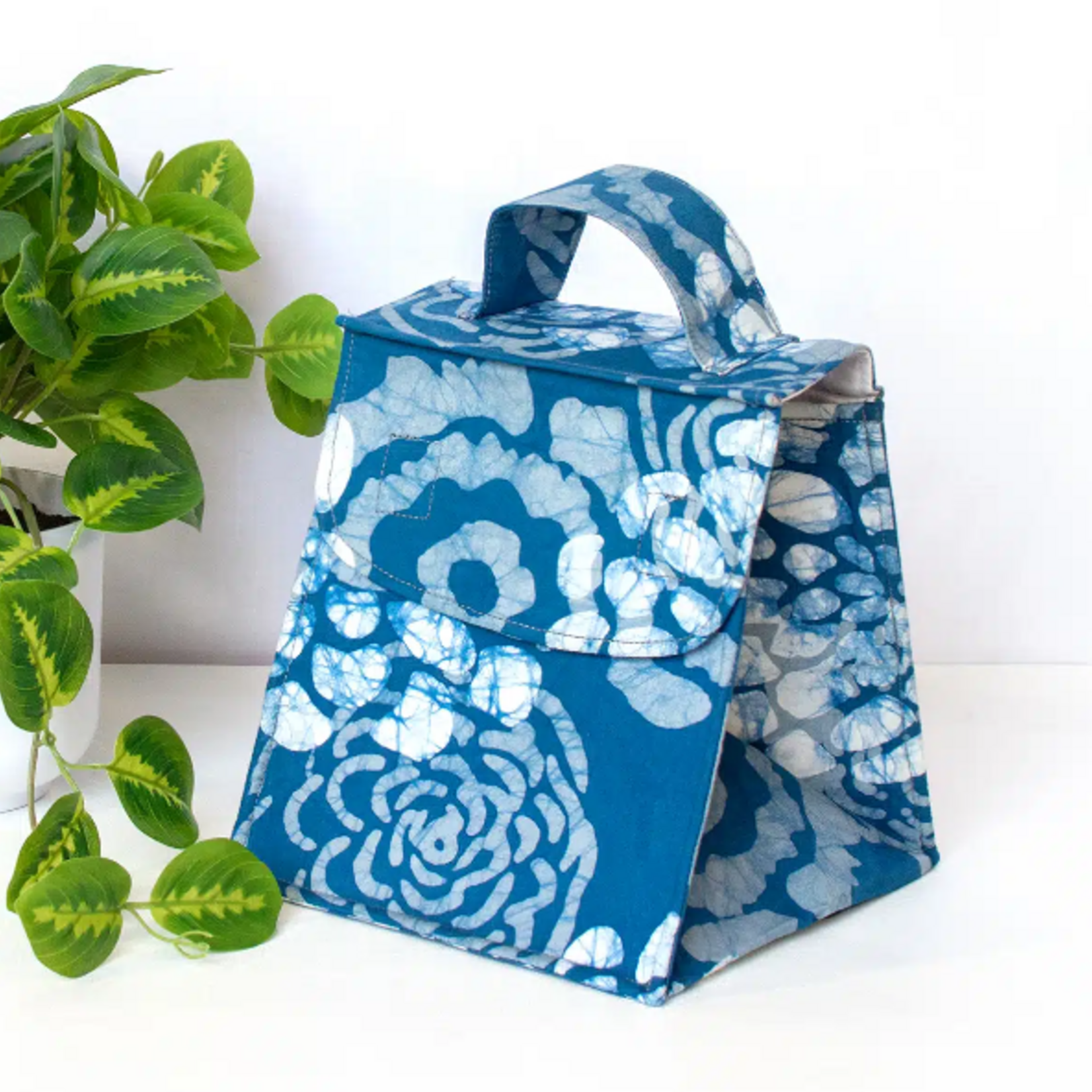 Global Mamas Lunch Bag: Blooms-Indigo-Organic