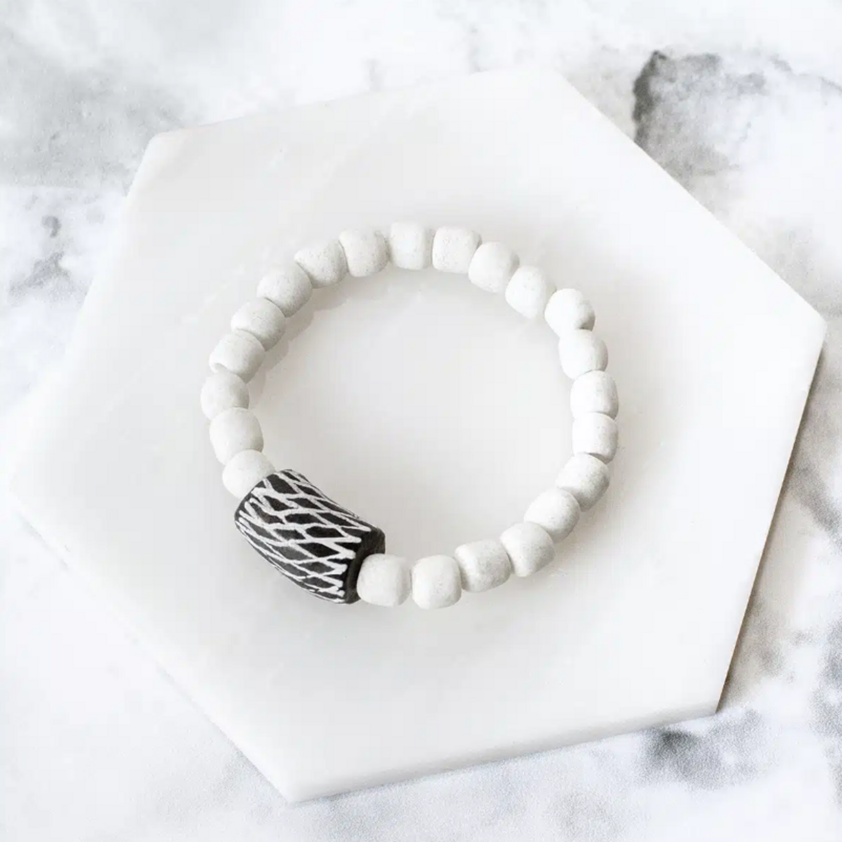 Global Mamas Harmony: Bracelet-White