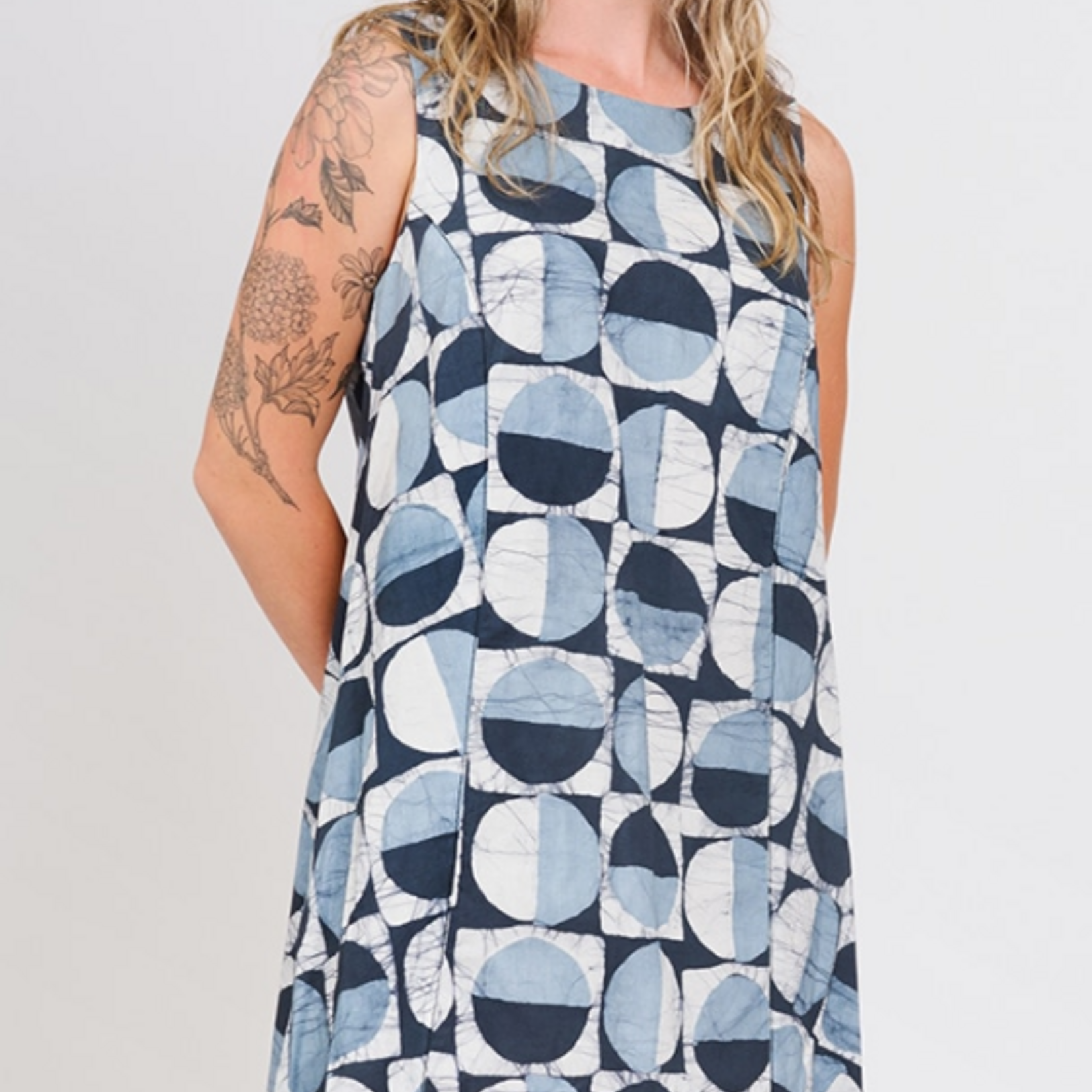 Global Mamas Boardwalk Dress: Mod Circles-Black-Organic-M