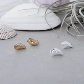 Glee Jewelry Silver plated Mussel shell studs