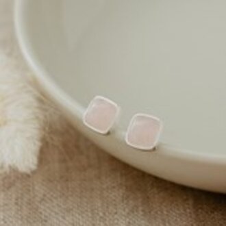 Glee Jewelry Silver plated Quinn studs w. rose quartz
