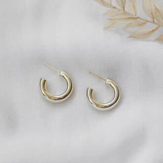 Glee Jewelry Ample Hoops, gold plated