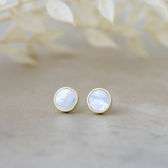 Glee Jewelry Gold plated Alluring studs, mother of pearl