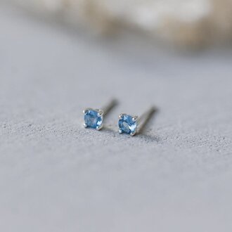 Glee Jewelry Silver plated shimmer stud, blue