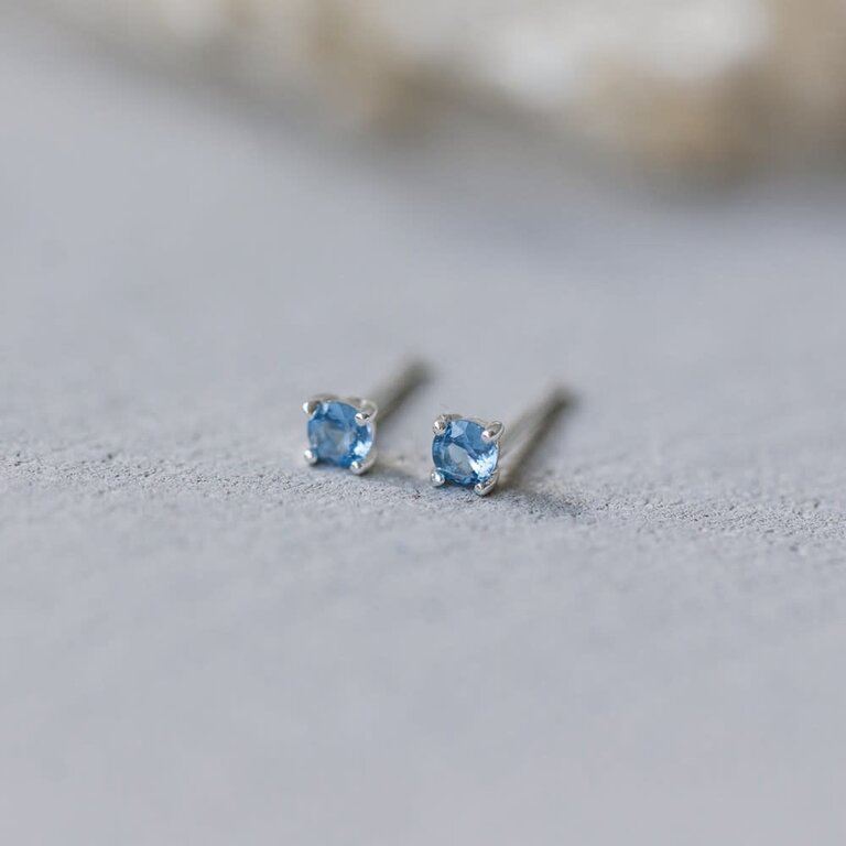 Glee Jewelry Silver plated shimmer stud, blue