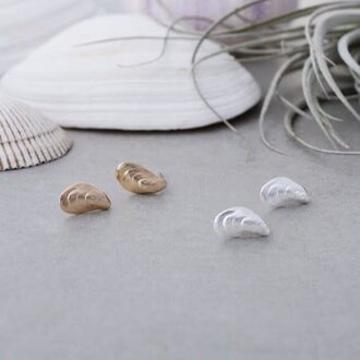 Glee Jewelry Gold plated Mussel shell studs