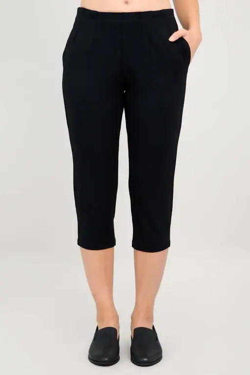 Blue Sky Susan capri, black bamboo,