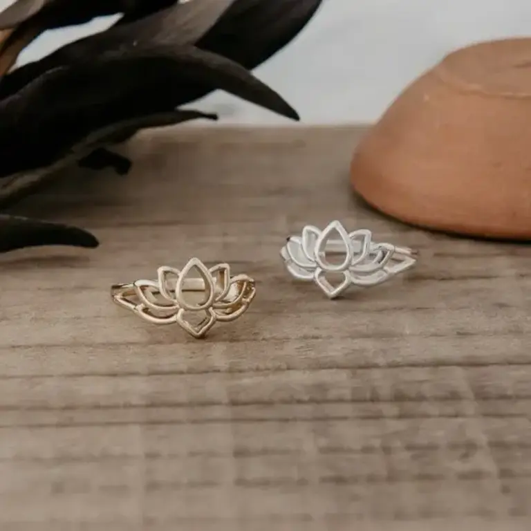 Wild Abandon Wild Abandon silver plated Lotus ring size 6
