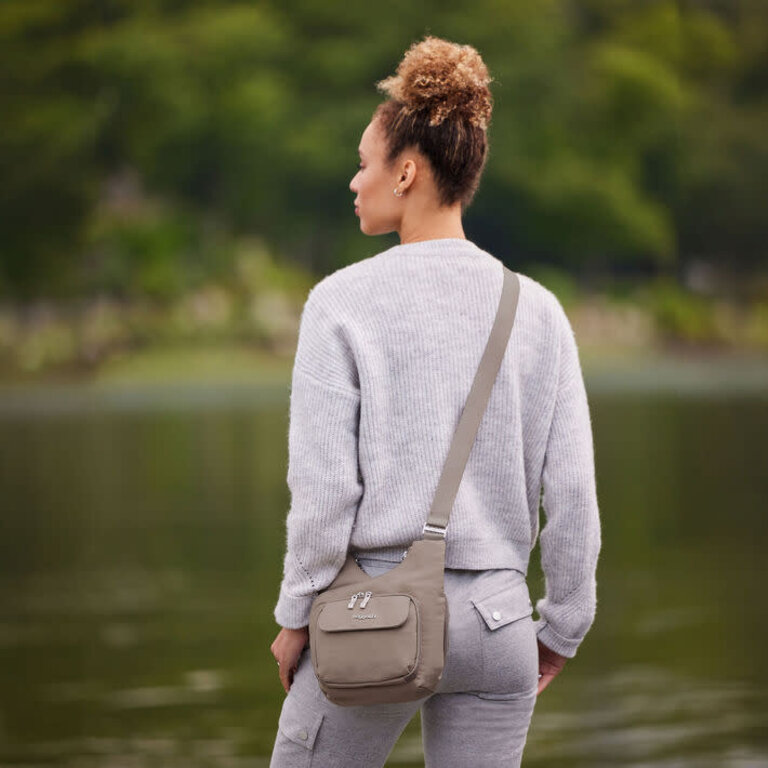 Baggallini Criss-Cross Bagg, BEACH
