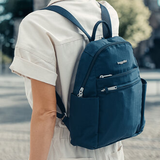 Baggallini Anti-theft vacation backpack, FRENCH NAVY