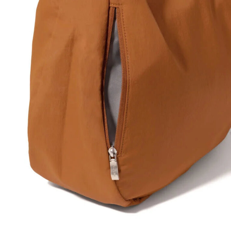 Baggallini Swift Hobo, CARAMEL
