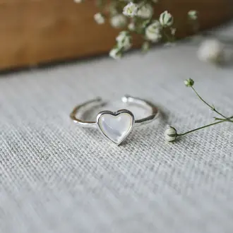 Wild Abandon Silver plated Sweet Stone ring / mother of pearl