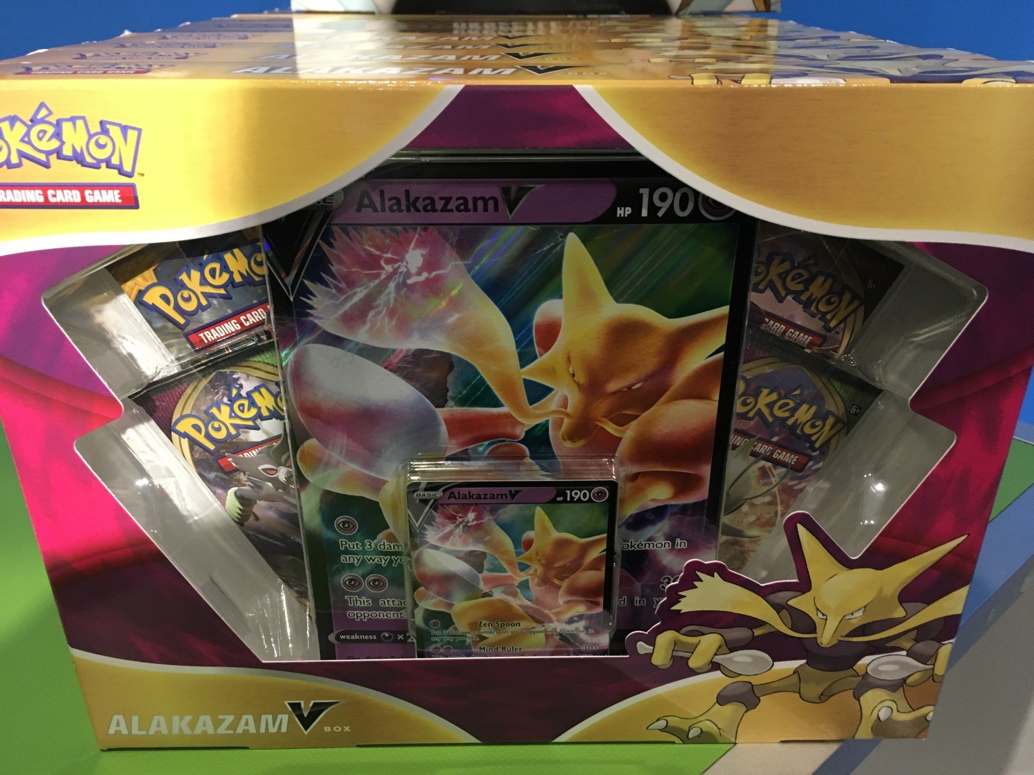 Pokemon Alakazm V Box Aunt Donkeys