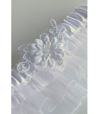 White Flower Accent Leg Garter G675/W