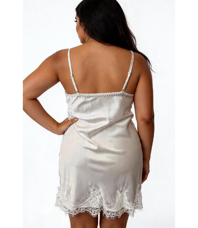 Lyla Plus White Chemise 8354X