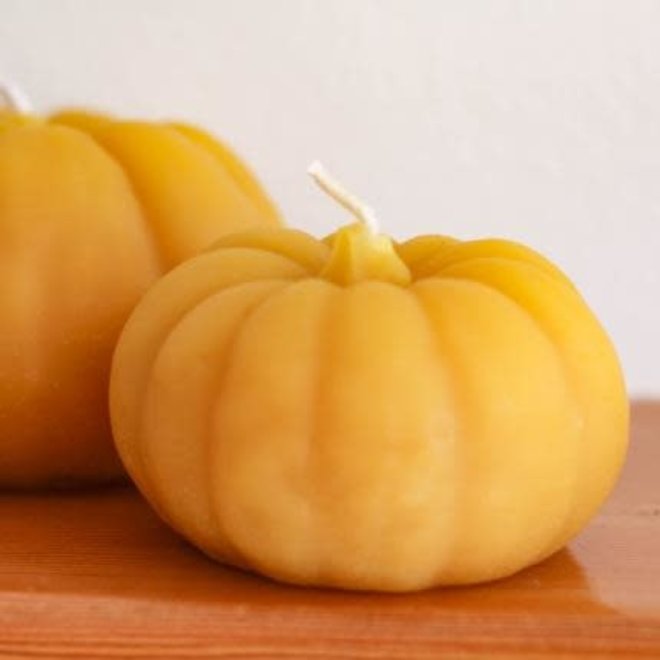 SMALL BEESWAX PUMPKIN CANDLE