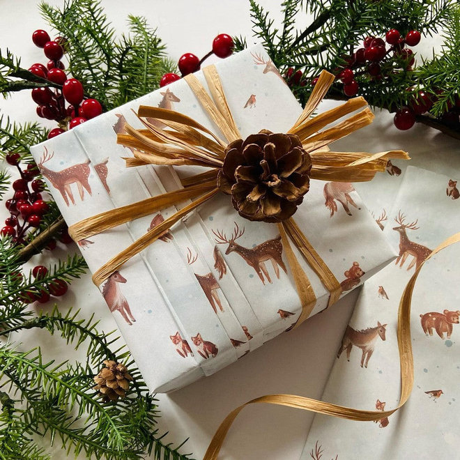 HOLIDAY ECO WRAPPING PAPER - WINTER ANIMALS + STARS
