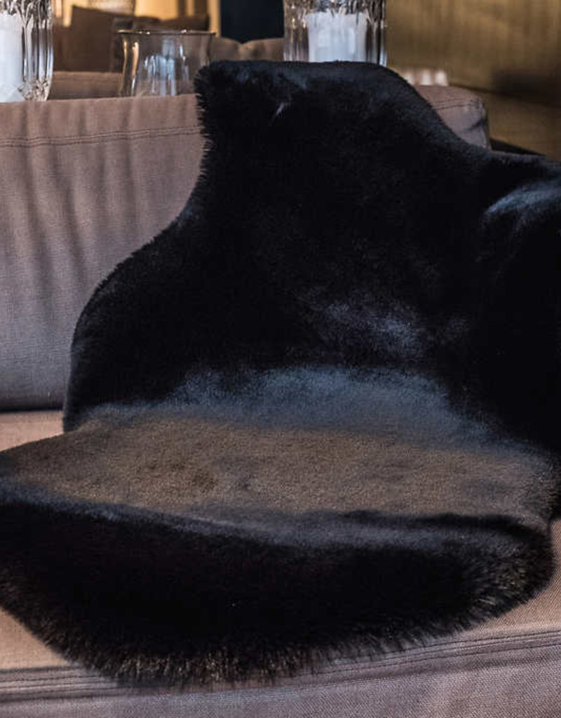 mon-chateau-luxe-faux-fur-black-rug-level-up-appliances-more