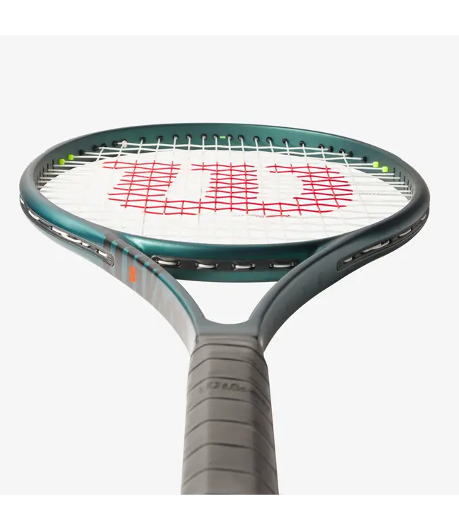 Wilson Blade 104 V9 2024
