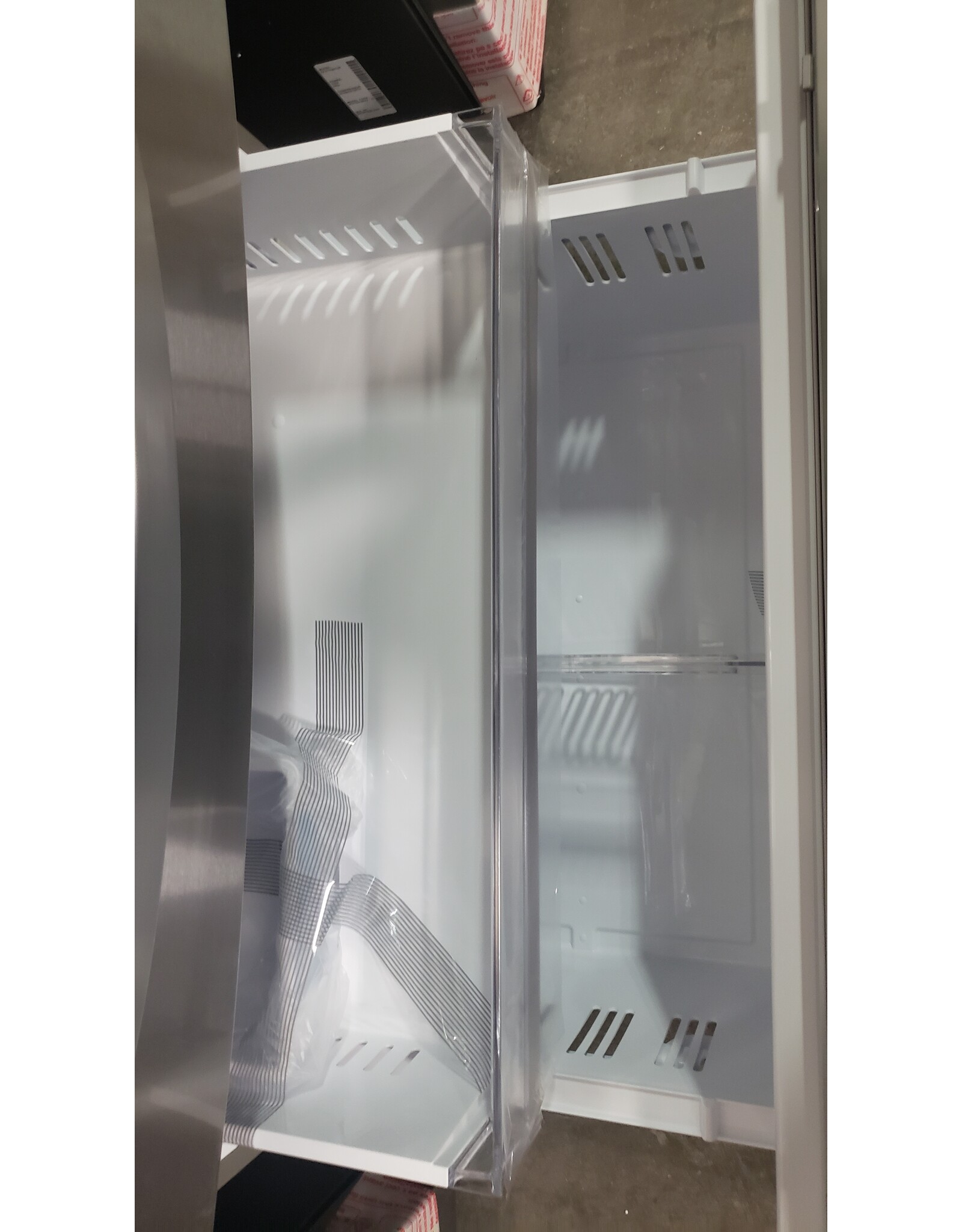 BWD Scratch & Dent LG Refrigerator LRMDS3006S