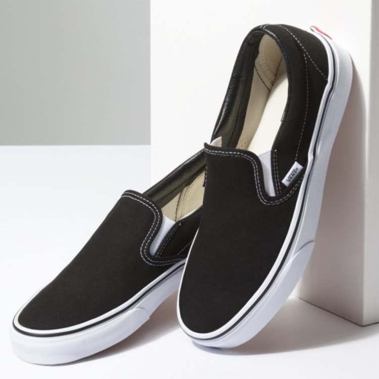 Vans Vans Classic Slip-On (Unisex) | Black