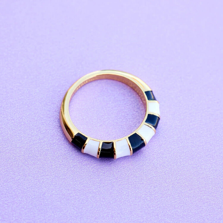 Pura Vida Pura Vida Striped Enamel Gold Ring | Black/White