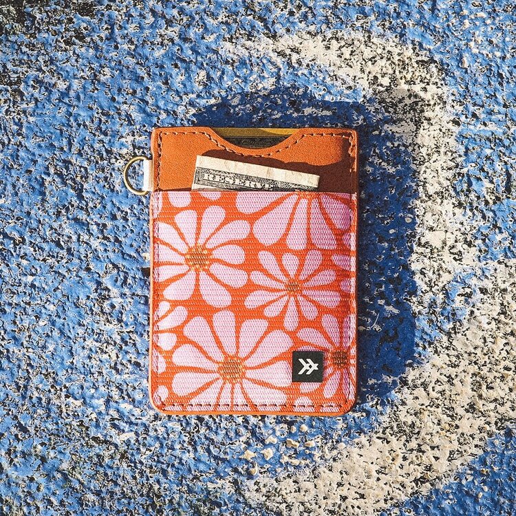 Thread Thread Vertical Wallet | Emmeline
