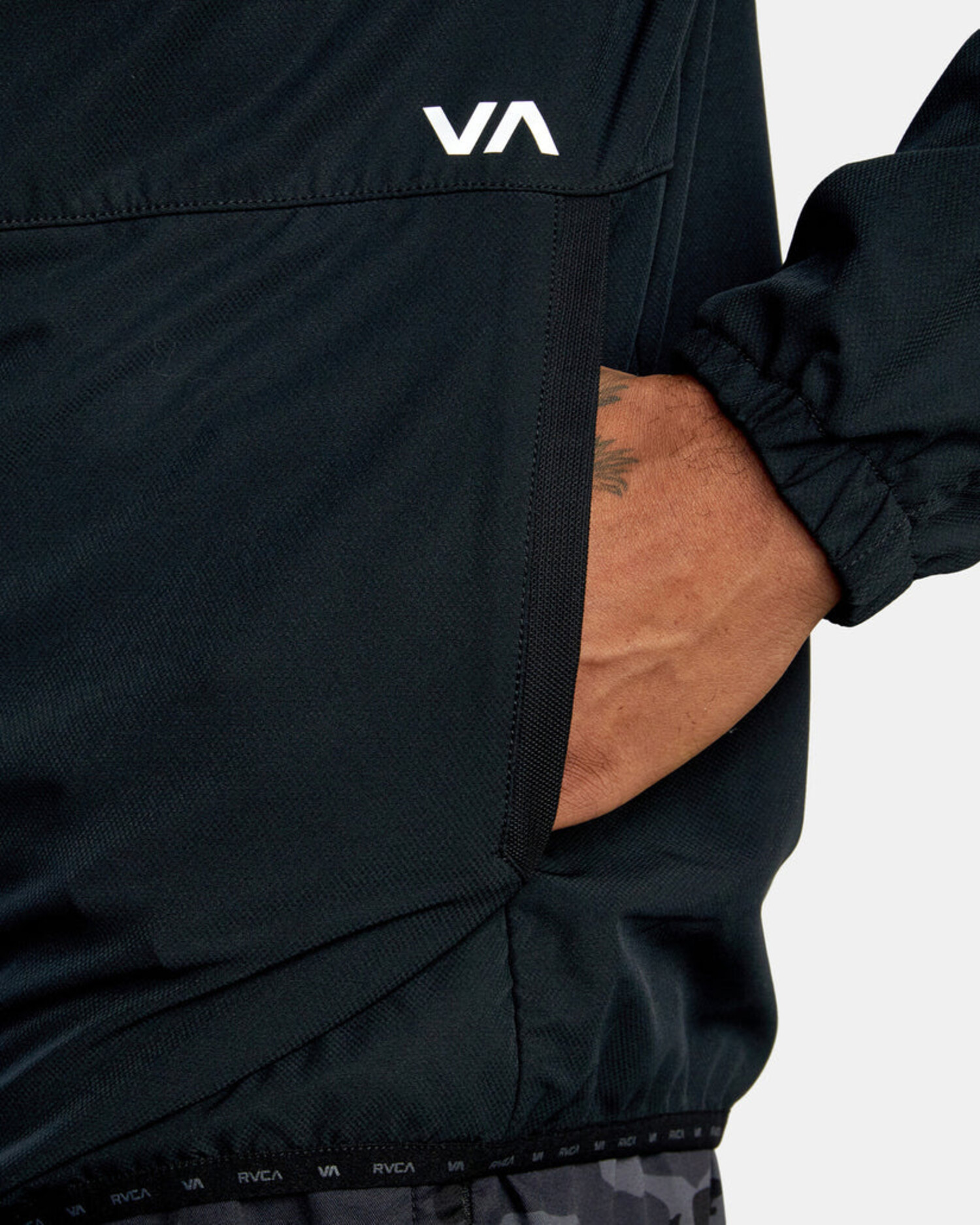 Rvca M Yogger Jacket Ii | Black - The Drop Rideshop