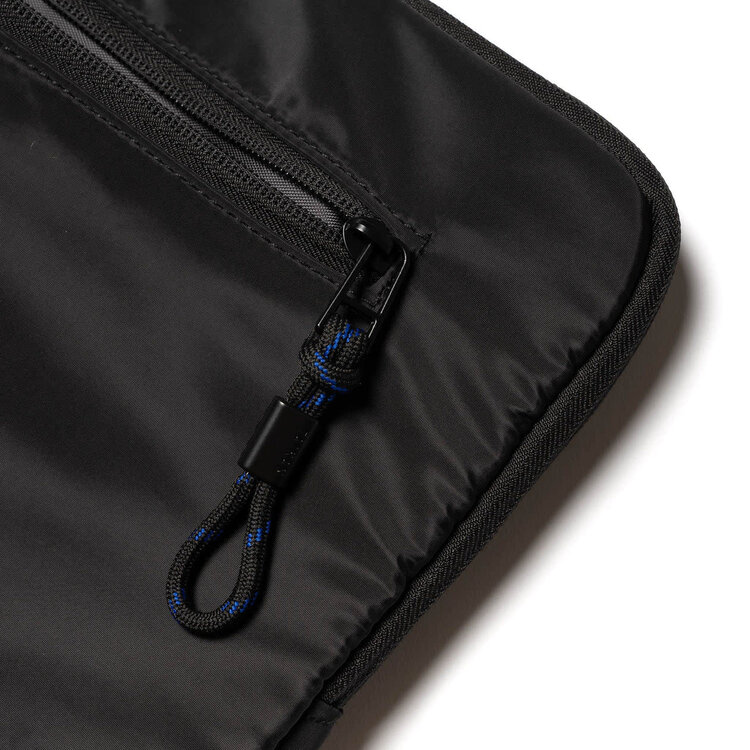 Taikan Horsa | Black