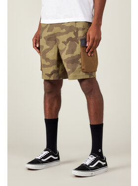 686 686 Mens Traveler Featherlight Cargo Shorts - 8" | Sage Camo Colorblock