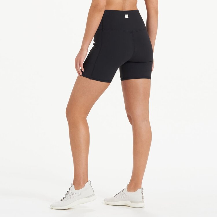 Vuori Vuori Studio Pocket Short (Womens) | Black