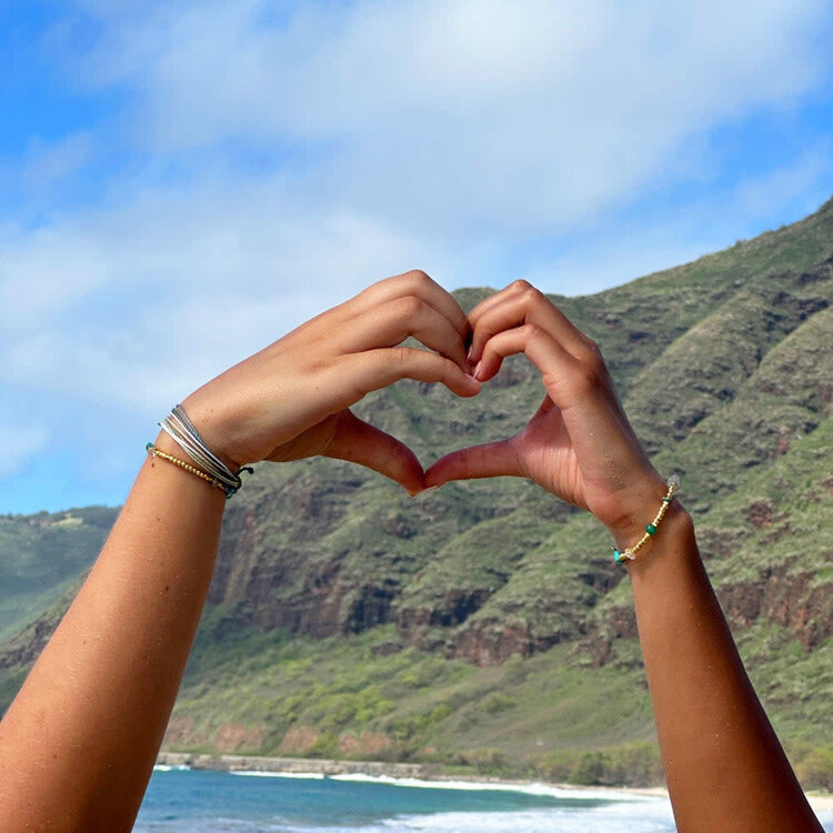 Pura Vida Pura Vida Gold Bead and Stone Chip Stretch Bracelet | Gold