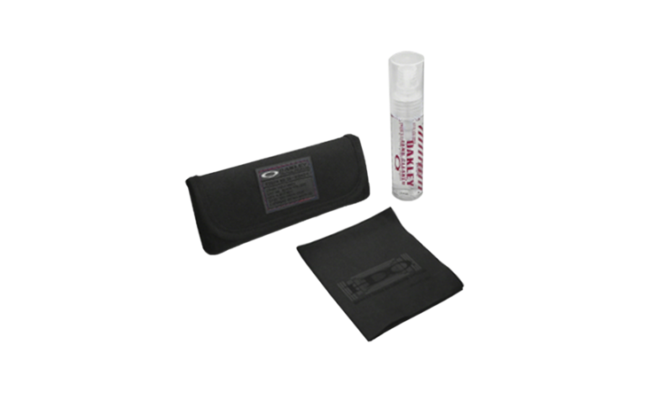 Oakley Oakley Lens Cleaning Kit | Black