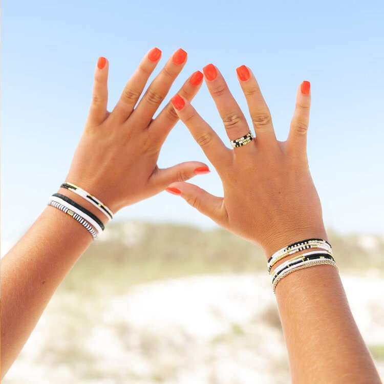 Pura Vida Pura Vida Mixed Sb Gold Stretch Ring Set Of 3 | Monochrome