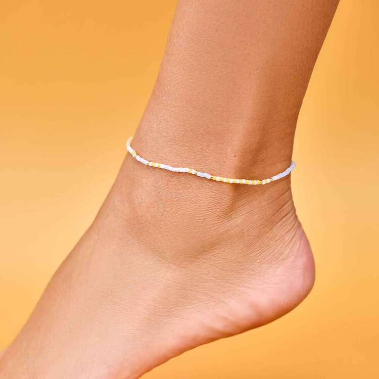 Pura Vida Pura Vida Mixed Seed Bead Gold Stretch Anklet | Pineapple Crush