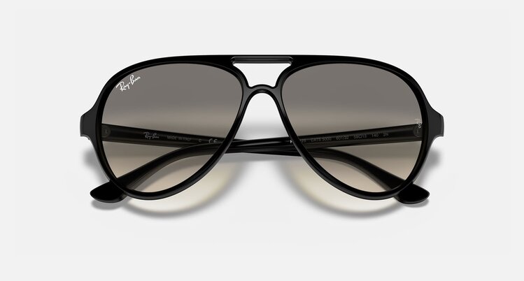 Ray Ban Ray Ban Cats 5000 Classic Polished Black | Light Grey