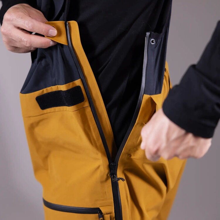 Jones Jones Shralpinist Str Rec Bib 2025 (Mens) | Sierra Brown