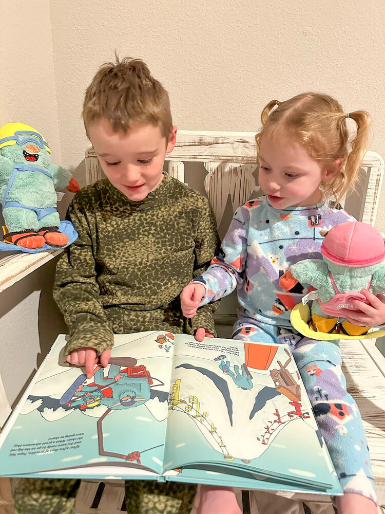 MDXONE MDXONE Learning to Snowboard Hard Cover Book (English)