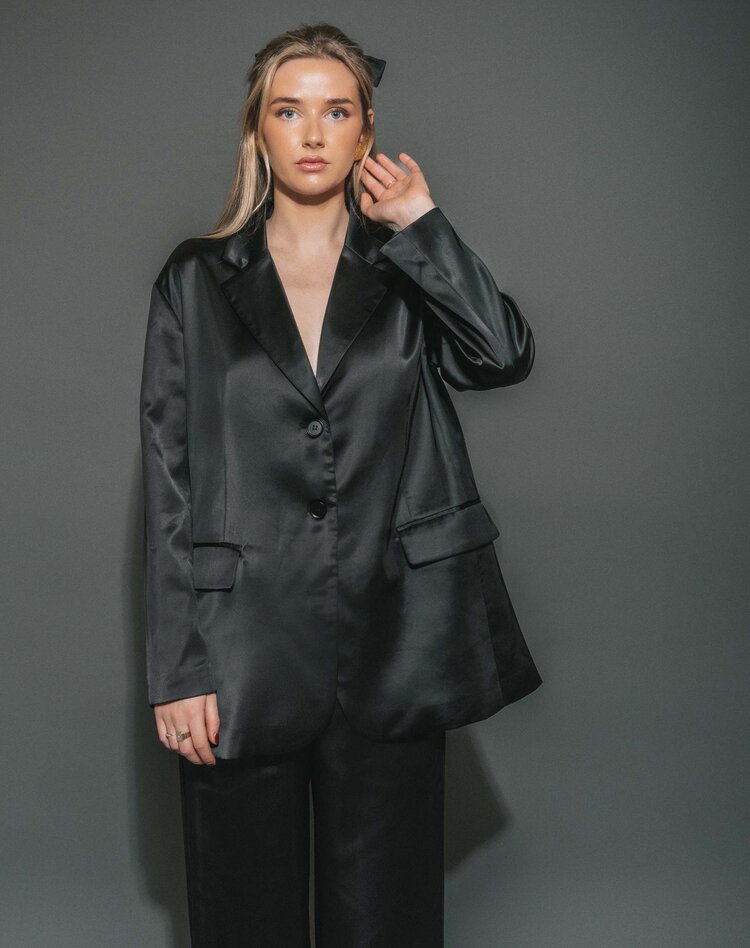 Brunette Brunette Satin Oversized Blazer | Black