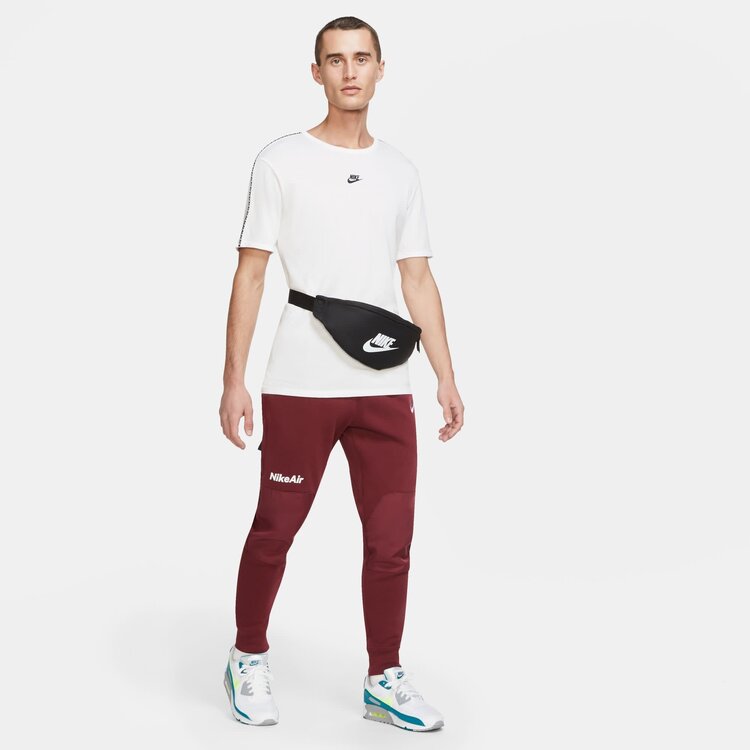 Nike SB Nike Heritage Waistpack (Unisex) | Black/Black/White