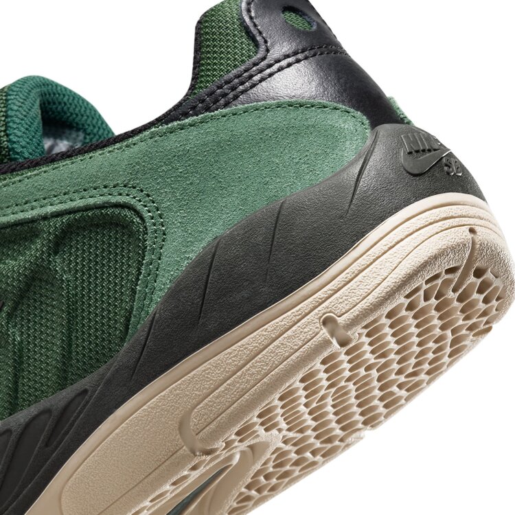 Nike SB Nike Sb Vertebrae (Mens) | Fir/Black-Sequoia