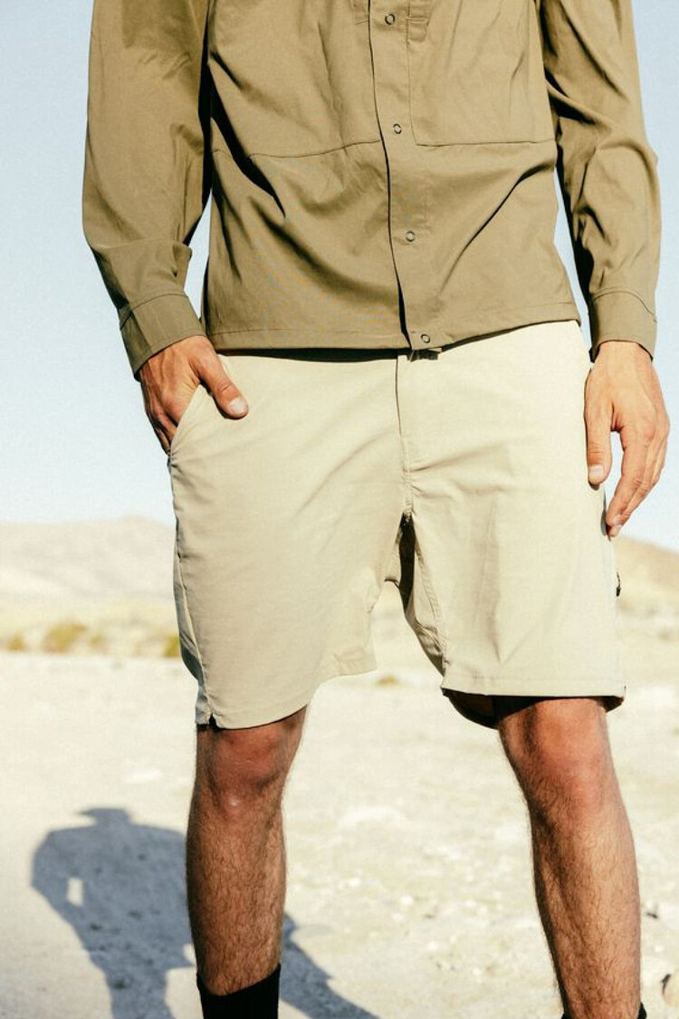 686 686 Everywhere Featherlight Short (Mens) | Putty