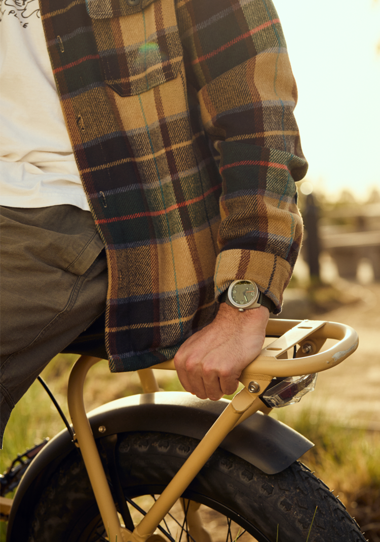 Nixon Nixon Clutch 42 | Matte Silver/Thyme