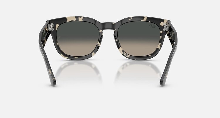 Ray Ban Ray Ban Mega Hawkeye Polished Grey Havana | Grey Gradient