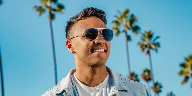 BLENDERS Blenders Shadow Matte Gold | Blue Grad Polarized