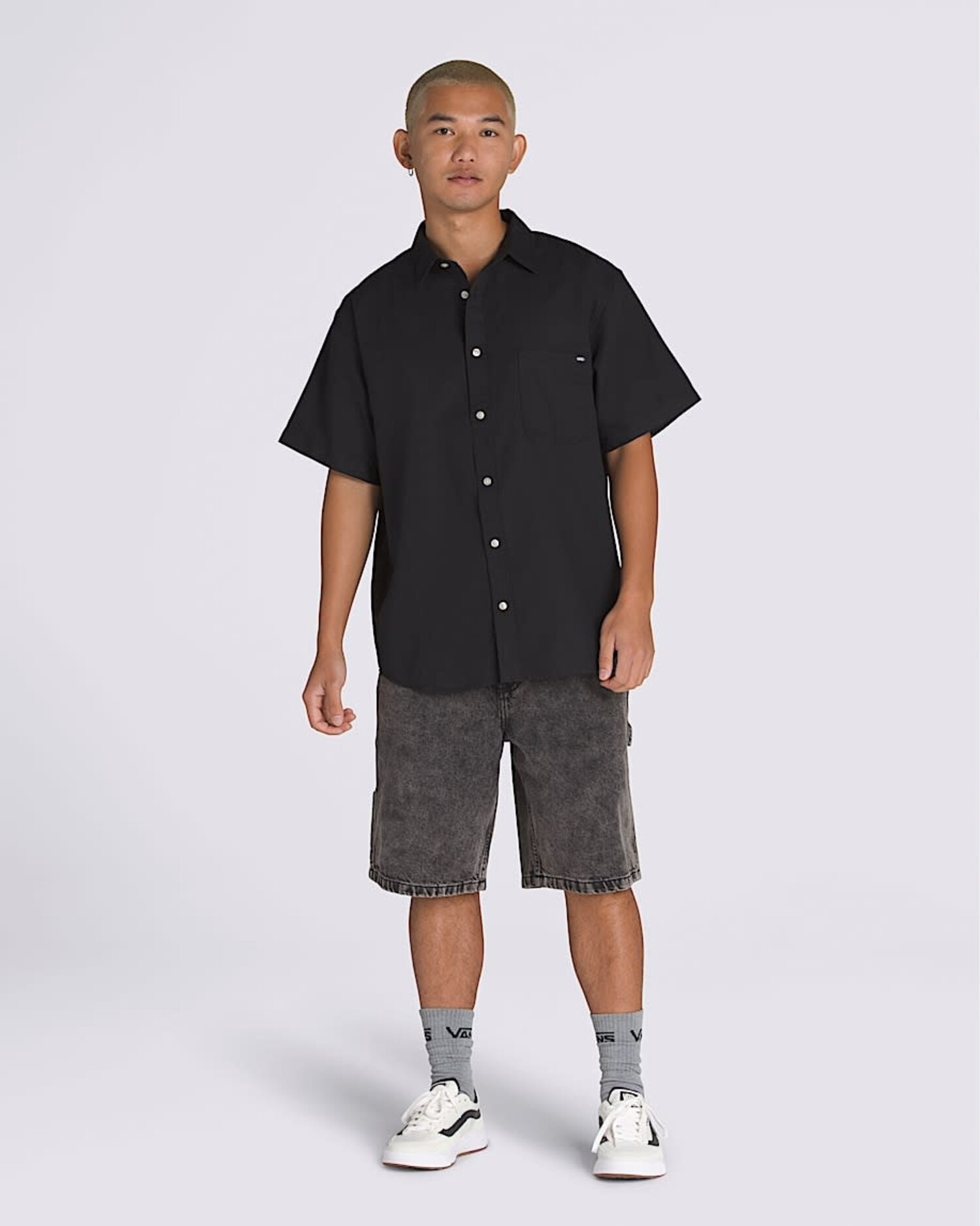 BLK 大阪桐蔭短パンWHIRL WIND XL Vans Lawson Solid Ss Woven (Mens) | Black - The Drop Rideshop